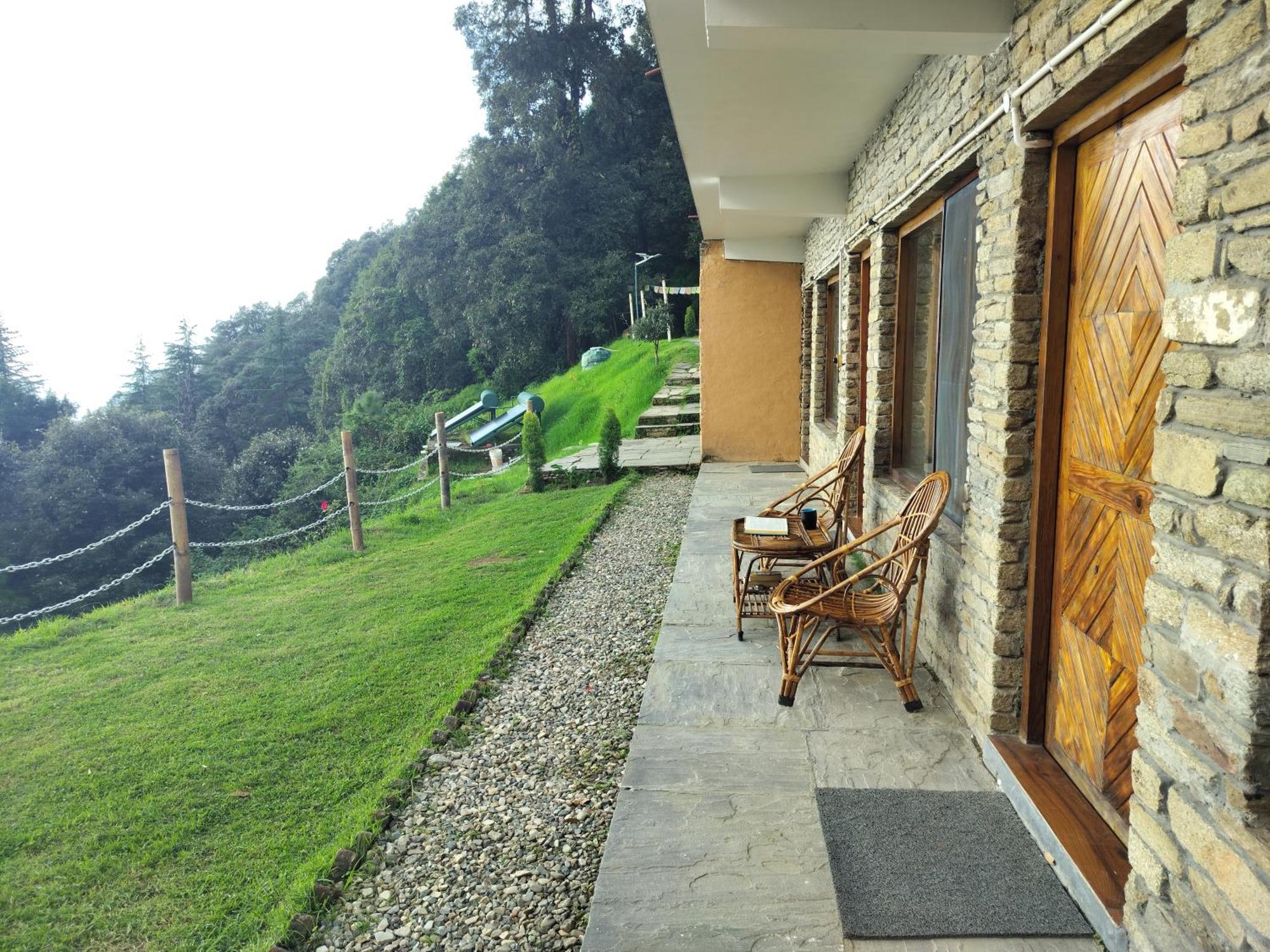 Simba Jungle Lodge, Binsar Wildlife Sanctuary エクステリア 写真